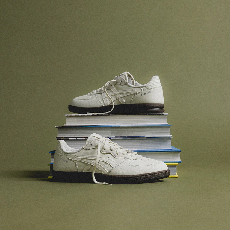 【2024年 発売】ASICS SKYHAND OG “Pale Oak/Cream” (アシックス スカイハンド OG) [1203A451.200]