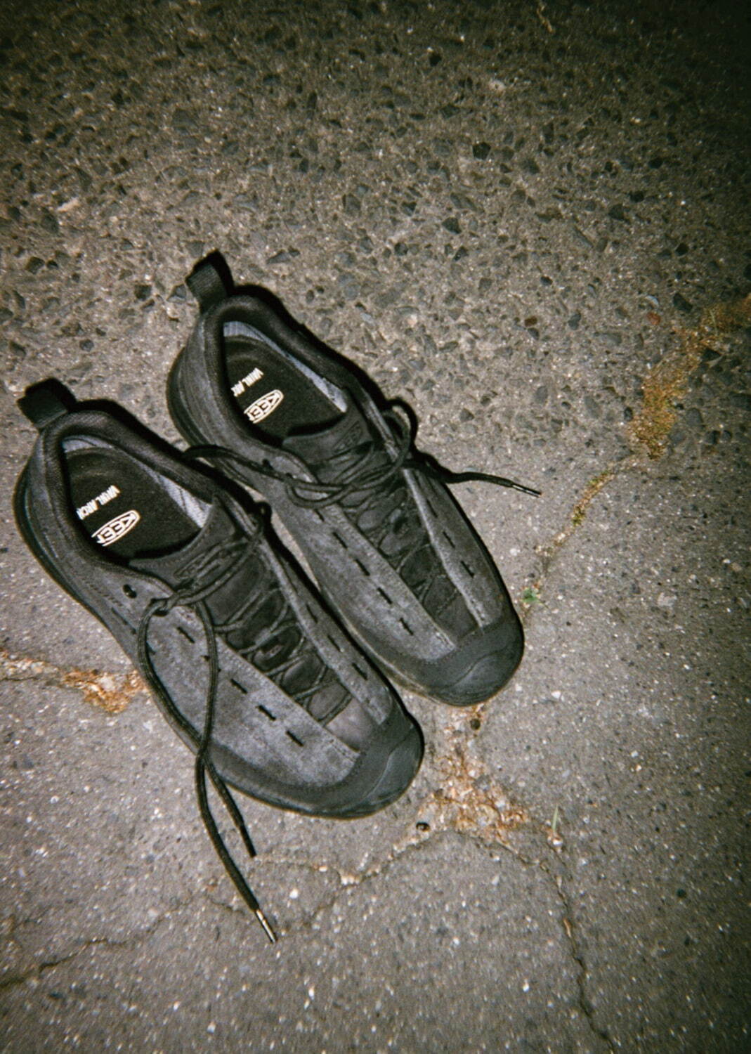 【2024年 8/10 発売】VAINL ARCHIVE × KEEN JASPER II WP “Triple Black” (ヴァイナルアーカイブ キーン ジャスパー 2 “トリプルブラック”)