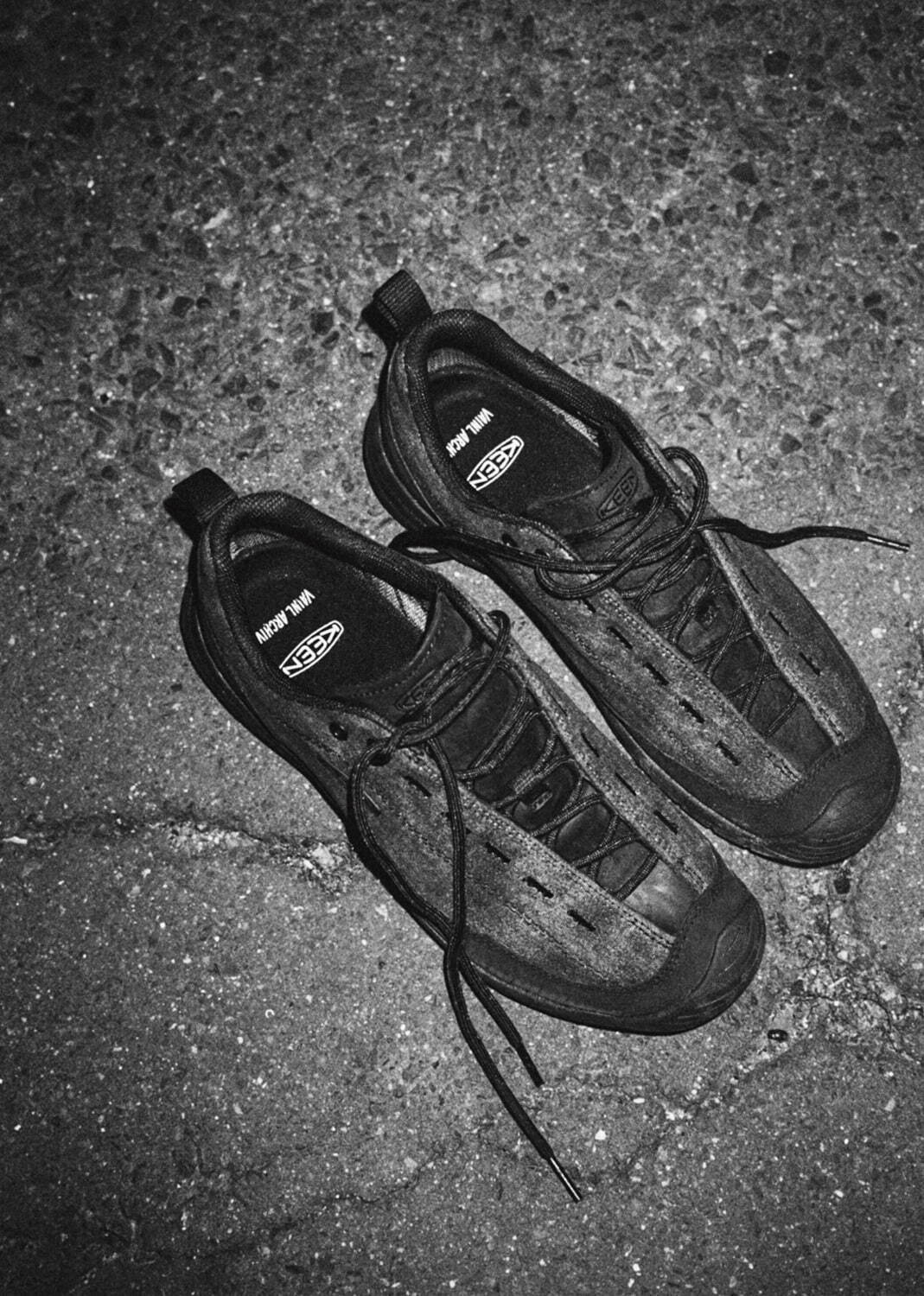 【2024年 8/10 発売】VAINL ARCHIVE × KEEN JASPER II WP “Triple Black” (ヴァイナルアーカイブ キーン ジャスパー 2 “トリプルブラック”)