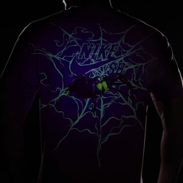 【2024年 近日発売】NIKE SB GID/Glows in The Dark “Spider Tee” (ナイキ グローインザダーク “スパイダーTEE”)