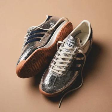 【2024年 8/19 発売】adidas Originals W SL 72 OG “Silver Metallic/Collegiate Navy” (アディダス オリジナルス “シルバー/ネイビー”) [JH8654]