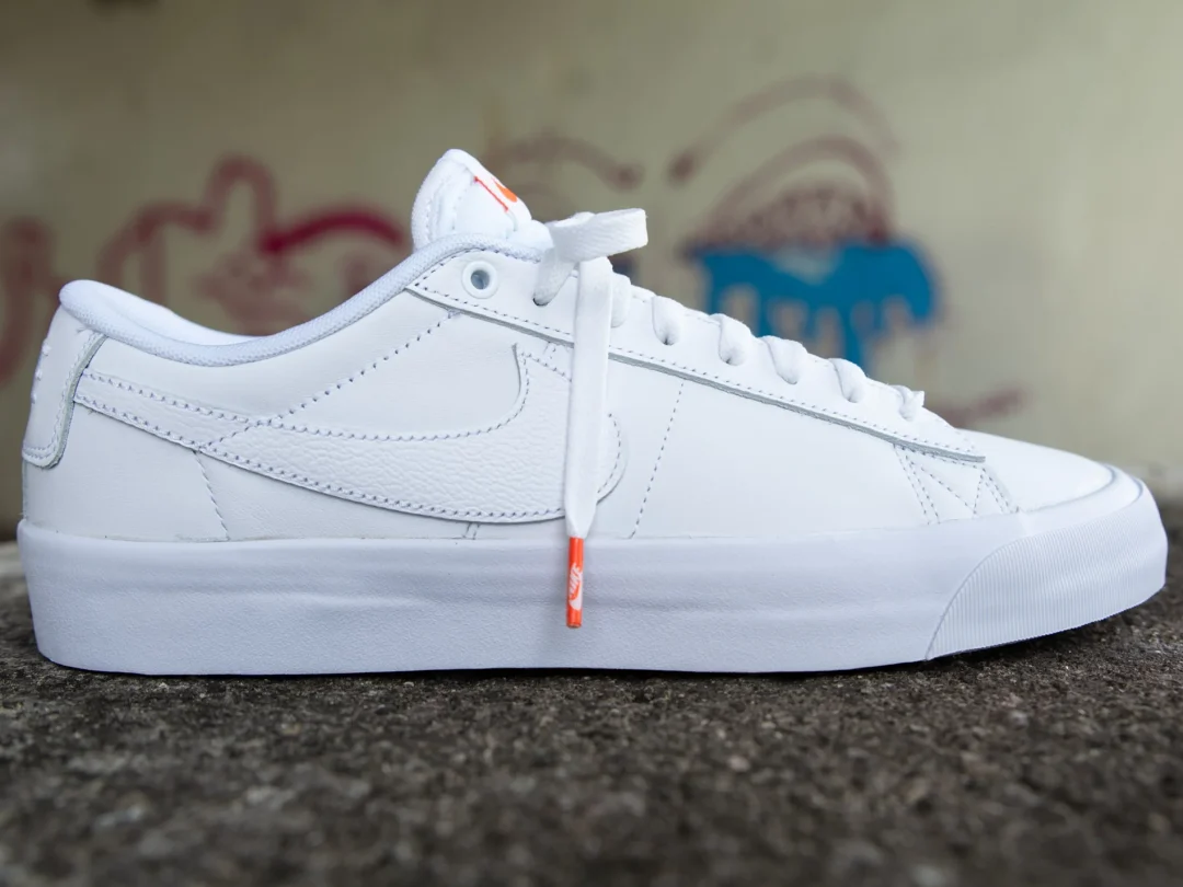 【2024年 8/20 発売】NIKE SB “Orange Label” ZOOM BLAZER LOW GT SIO “Triple White” (ナイキ エスビー “オレンジレーベル” ズーム ブレーザー ロー “トリプルホワイト”) [DR9099-101]