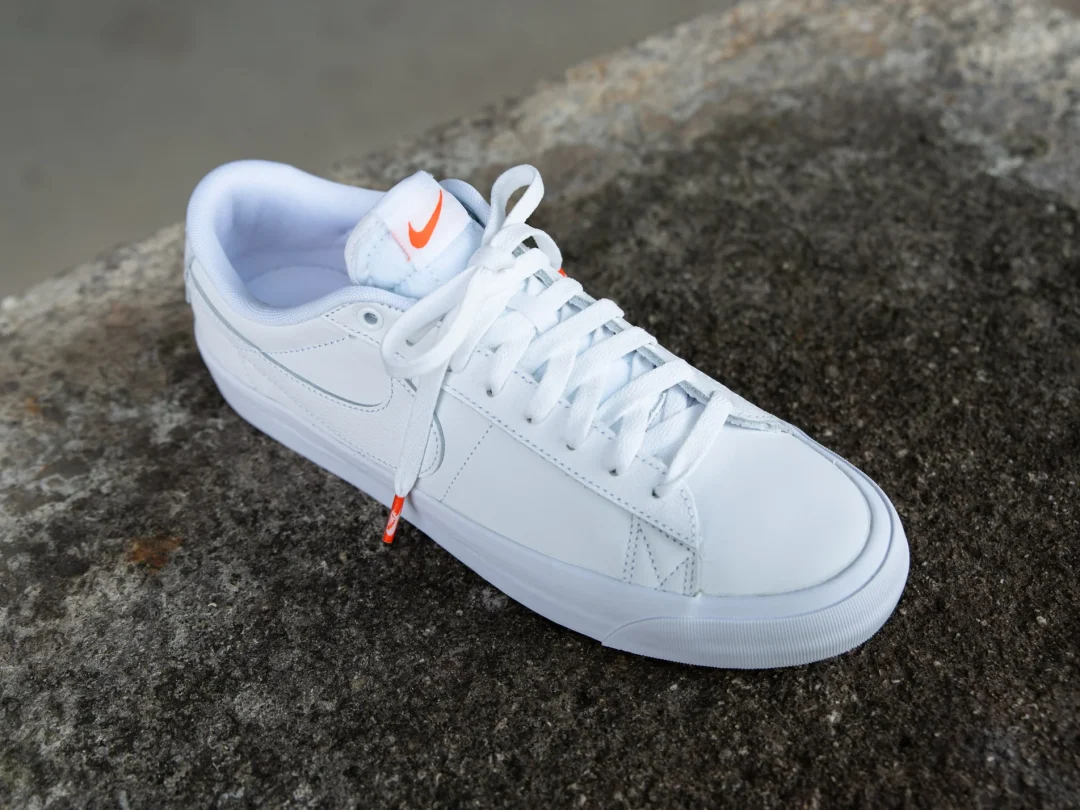 【2024年 8/20 発売】NIKE SB “Orange Label” ZOOM BLAZER LOW GT SIO “Triple White” (ナイキ エスビー “オレンジレーベル” ズーム ブレーザー ロー “トリプルホワイト”) [DR9099-101]