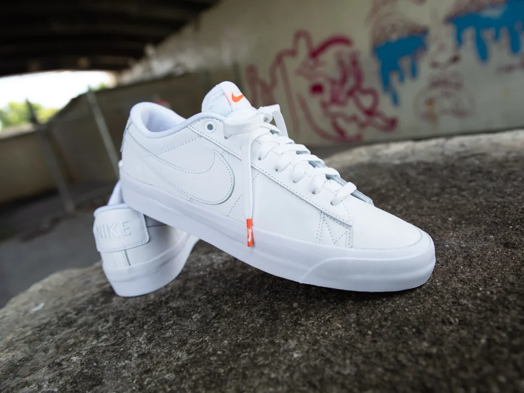 【2024年 8/20 発売】NIKE SB “Orange Label” ZOOM BLAZER LOW GT SIO “Triple White” (ナイキ エスビー “オレンジレーベル” ズーム ブレーザー ロー “トリプルホワイト”) [DR9099-101]