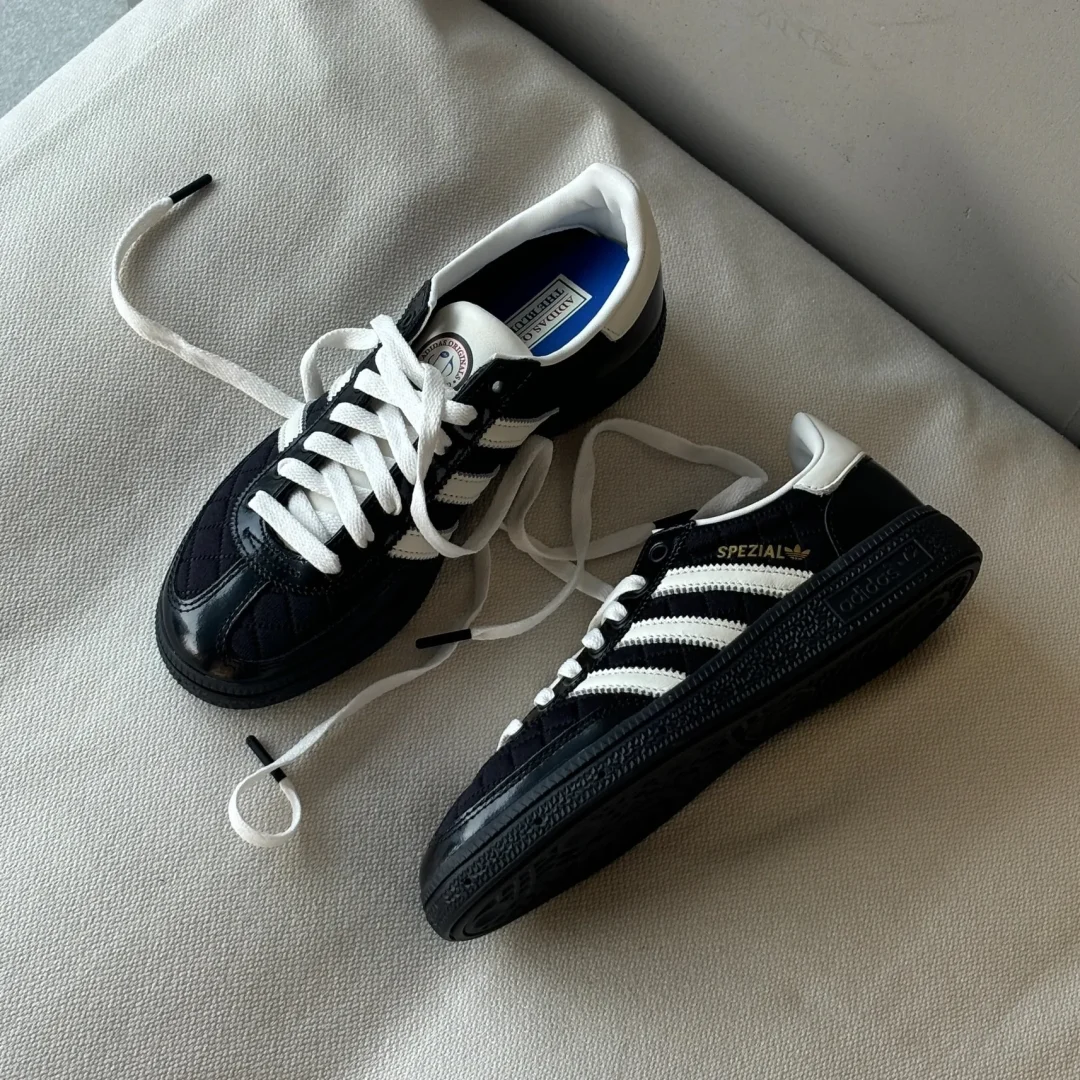 【2024年 発売】adidas Originals HANDBALL SPEZIAL “BLUE TRIO/Black” (アディダス オリジナルス ハンドボール スペツィアル “ブルートリオ/ブラック”) [JP5669]