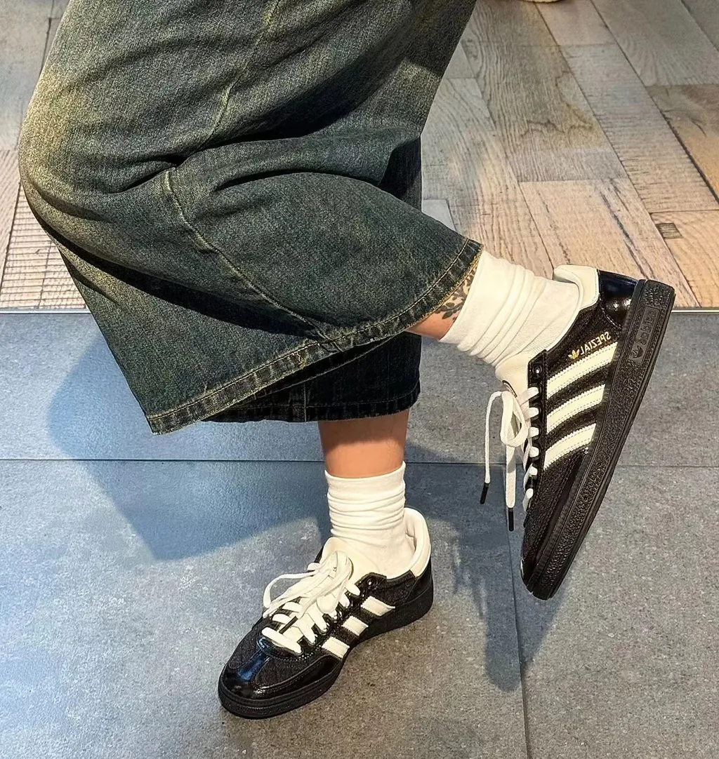 【2024年 発売】adidas Originals HANDBALL SPEZIAL “BLUE TRIO/Black” (アディダス オリジナルス ハンドボール スペツィアル “ブルートリオ/ブラック”) [JP5669]