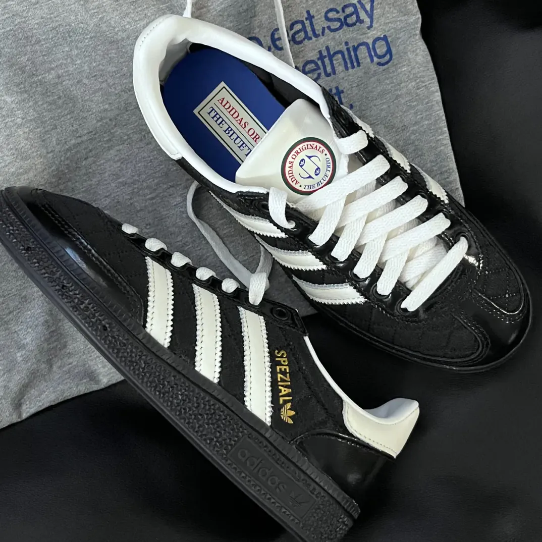 【2024年 発売】adidas Originals HANDBALL SPEZIAL “BLUE TRIO/Black” (アディダス オリジナルス ハンドボール スペツィアル “ブルートリオ/ブラック”) [JP5669]