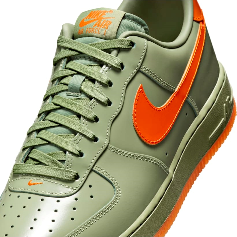 【2024年 9/1 発売予定】NIKE AIR FORCE 1 LOW “Oil Green/Safety Orange” (ナイキ エア フォース 1 ロー “オイルグリーン/セフティオレンジ”) [HJ9118-386]