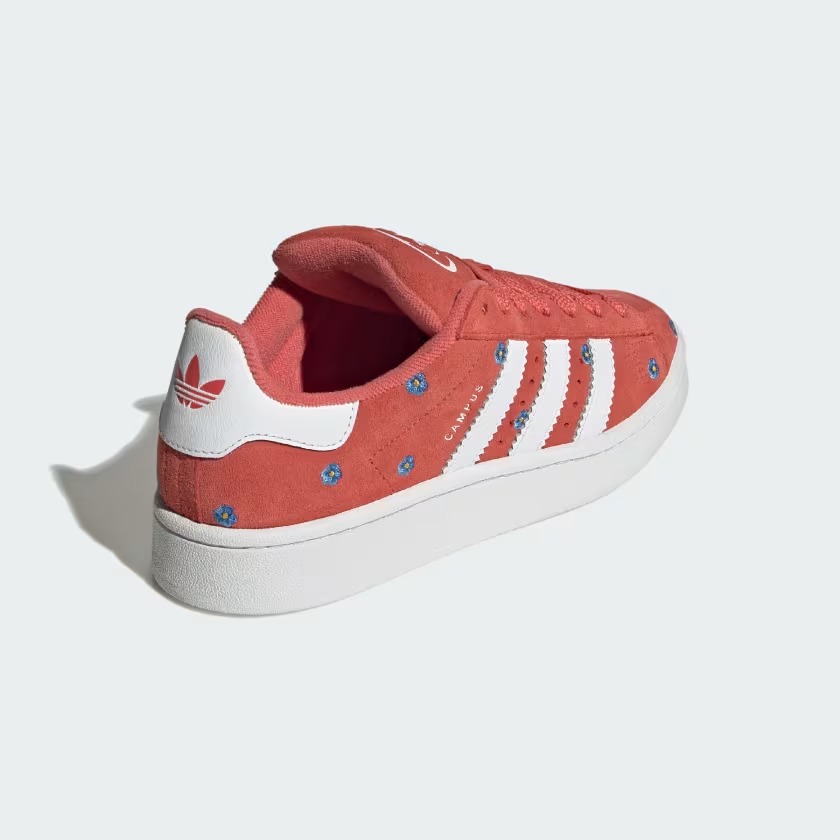 【2024年 8/9 発売】愛らしい花柄刺しゅうを散りばめた adidas Originals CAMPUS 00s “Preloved Scarlet/Core Black” (アディダス オリジナルス キャンパス 00s) [IF9639/IF9640]