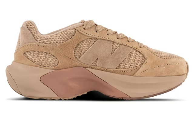 【2024年 発売】HYPE DC Exclusive New Balance WARPED RUNNER UWRPDFCB “Taupe” (ニューバランス ワープドランナー)