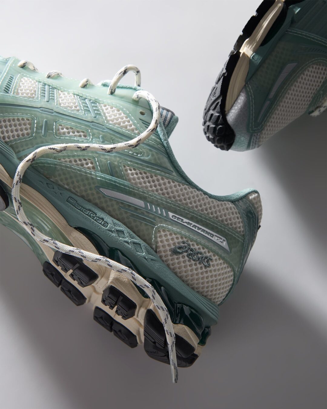 【2024年 10/21 発売】KITH Ronnie Fieg x ASICS GEL-KAYANO 12.1 “Light Sage” (キス ロニー・ファイグ アシックス ゲルカヤノ) [1203A675.100]