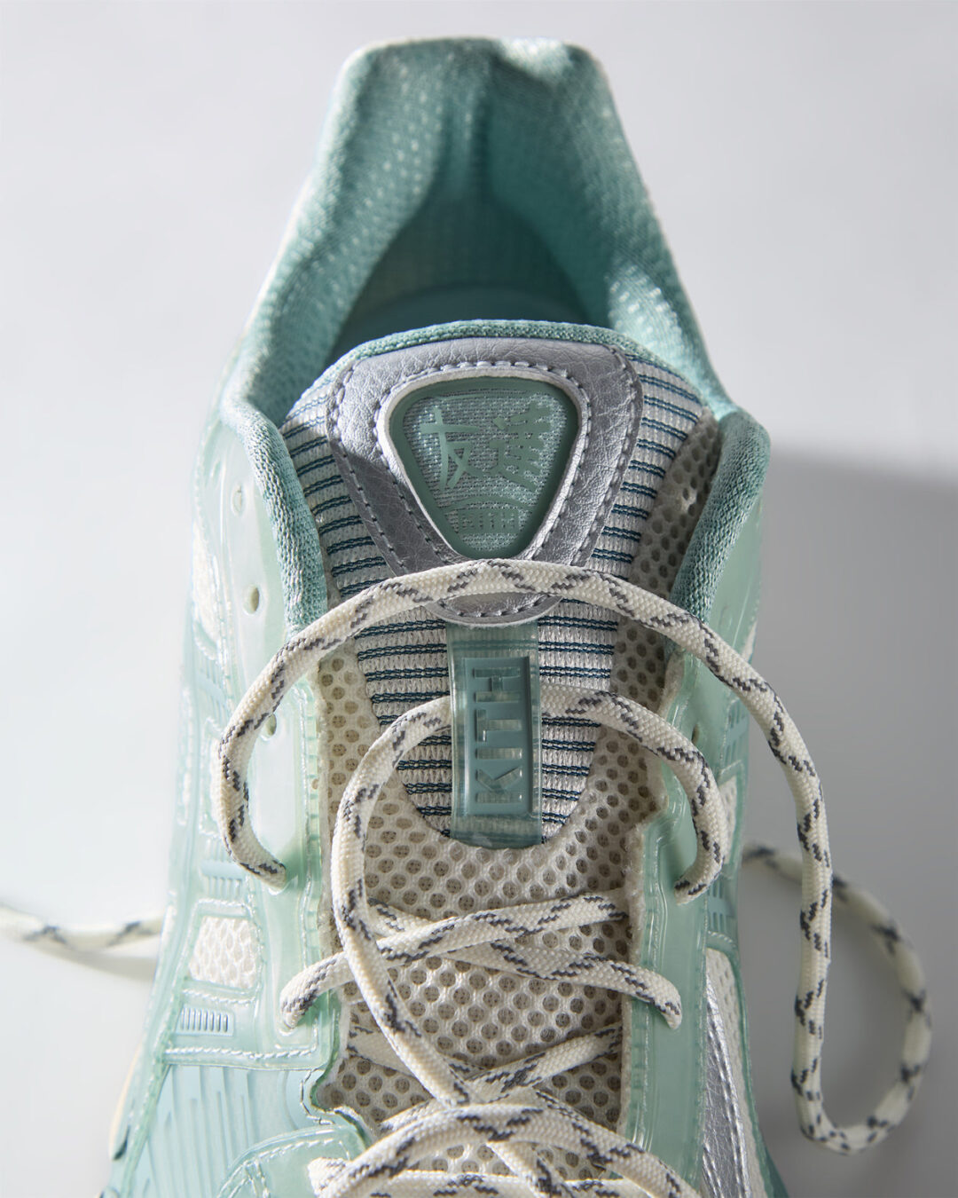 【2024年 10/21 発売】KITH Ronnie Fieg x ASICS GEL-KAYANO 12.1 “Light Sage” (キス ロニー・ファイグ アシックス ゲルカヤノ) [1203A675.100]