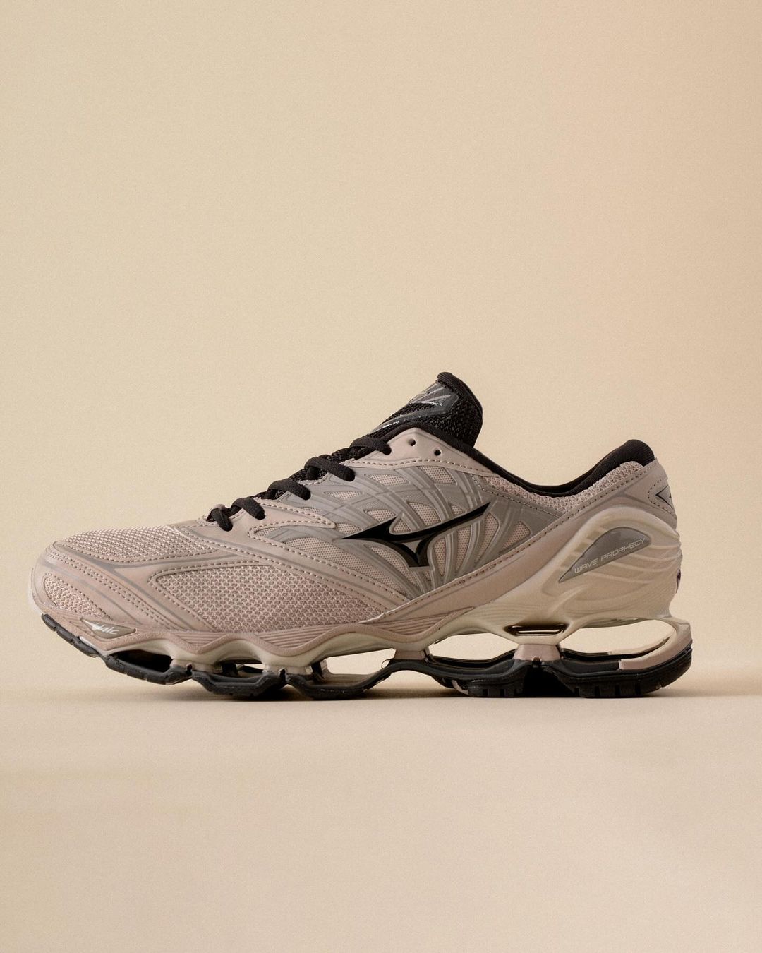 【2024年 8/9 発売】MIZUNO WAVE PROPHECY LS “Light Grey/Black” (ミズノ ウェーブ プロフェシー “ライトグレー/ブラック”) [D1GA333703]