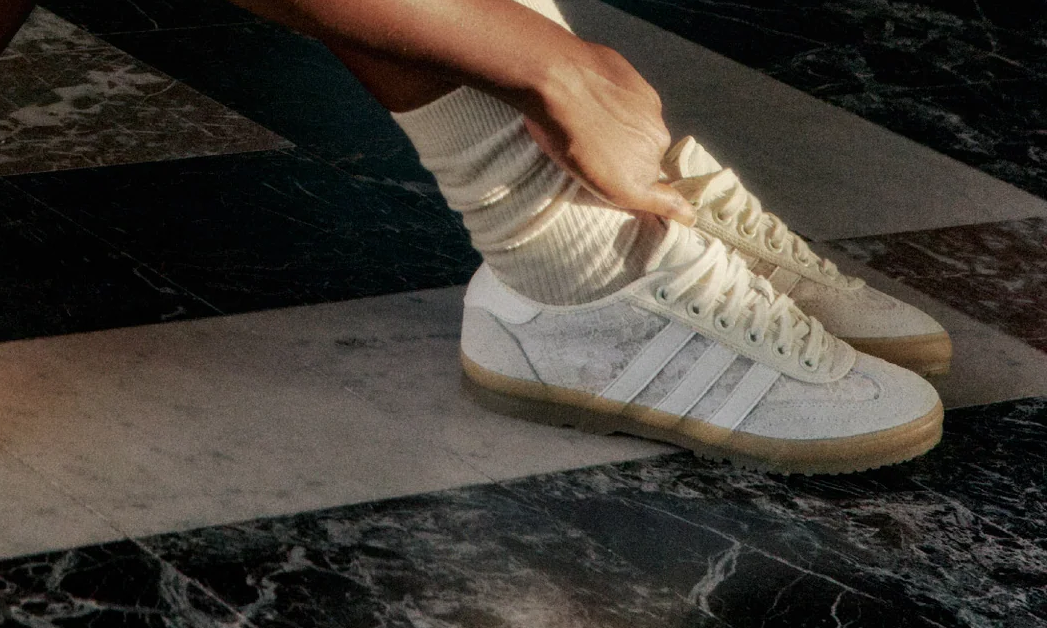 【2024年 8/7 & 9/13 発売】Naked x adidas Originals SAMBA OG “Silvery Daisy” (ネイキッド アディダス オリジナルス サンバ) [JI3993]