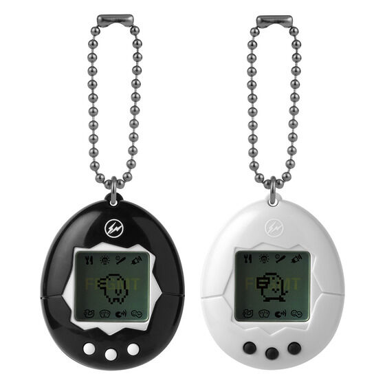 最新のフラグメント バージョンのたまごっち「Original Tamagotchi FRGMT EDITION 2 Black ver. / White ver.」 (FRAGMENT 藤原ヒロシ Tamagotchi)