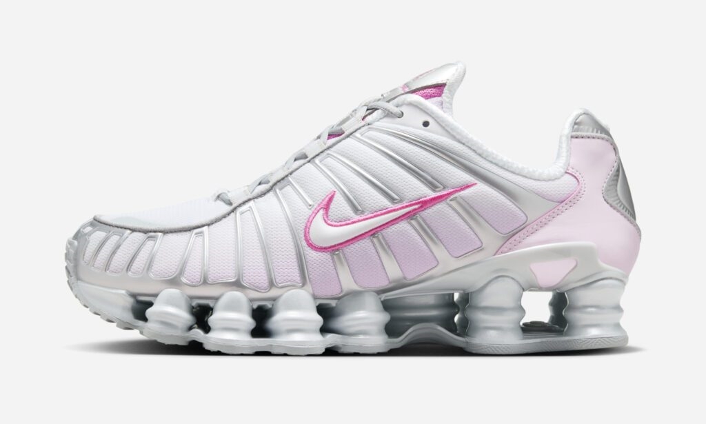 【2024年末 発売予定】NIKE SHOX TL “Metallic Platinum/Pinksicle” (ナイキ ショックス “メタリックプラチナム/ピンクシクル”) [HV2520-001]