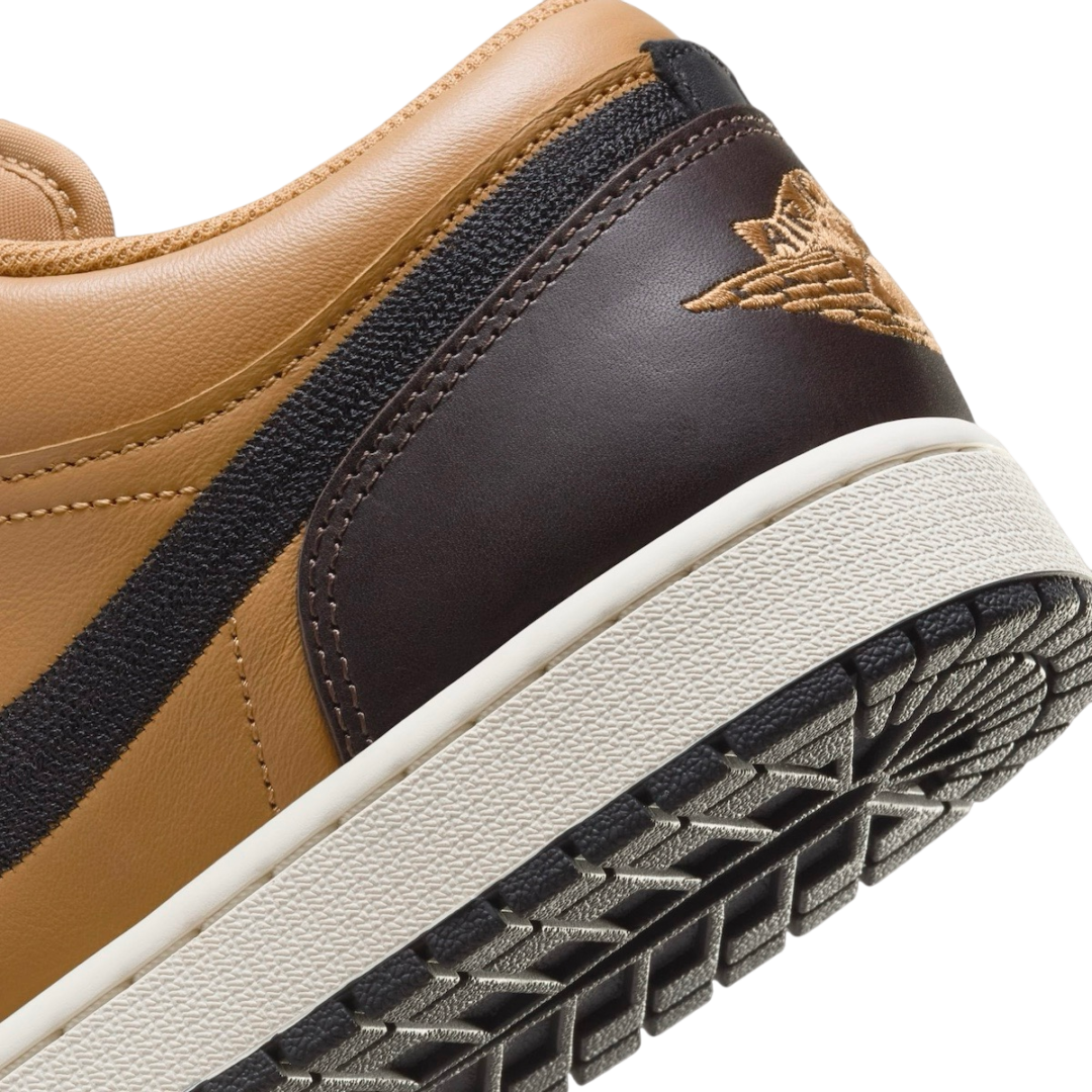 【2024年 9/13 発売】NIKE AIR JORDAN 1 LOW “Flax/Baroque Brown” (ナイキ エア ジョーダン 1 ロー “フラックス/バロックブラウン”) [HQ3603-201]