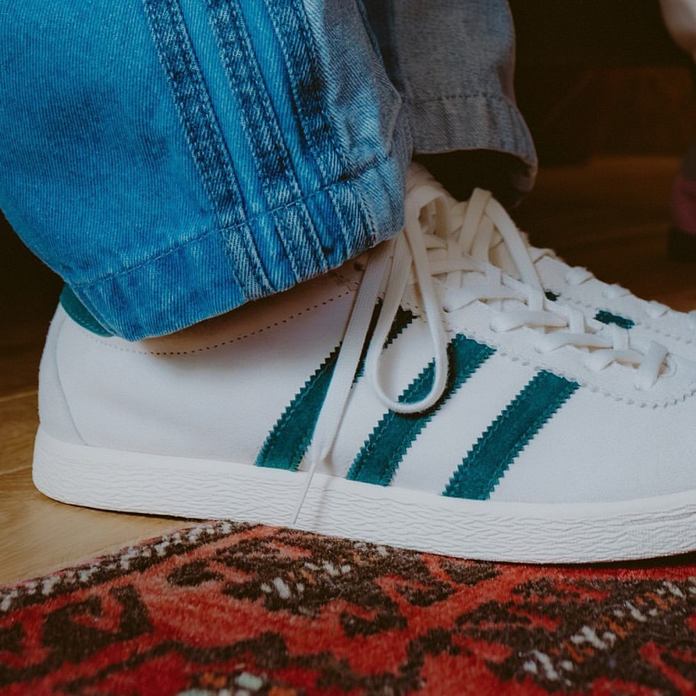 【2024年 9/20 発売】日本企画 adidas Originals TOBACCO “Off White/Night Indigo” (アディダス オリジナルス タバコ “オフホワイト/ナイトインディゴ”) [JR2742/JR2743]