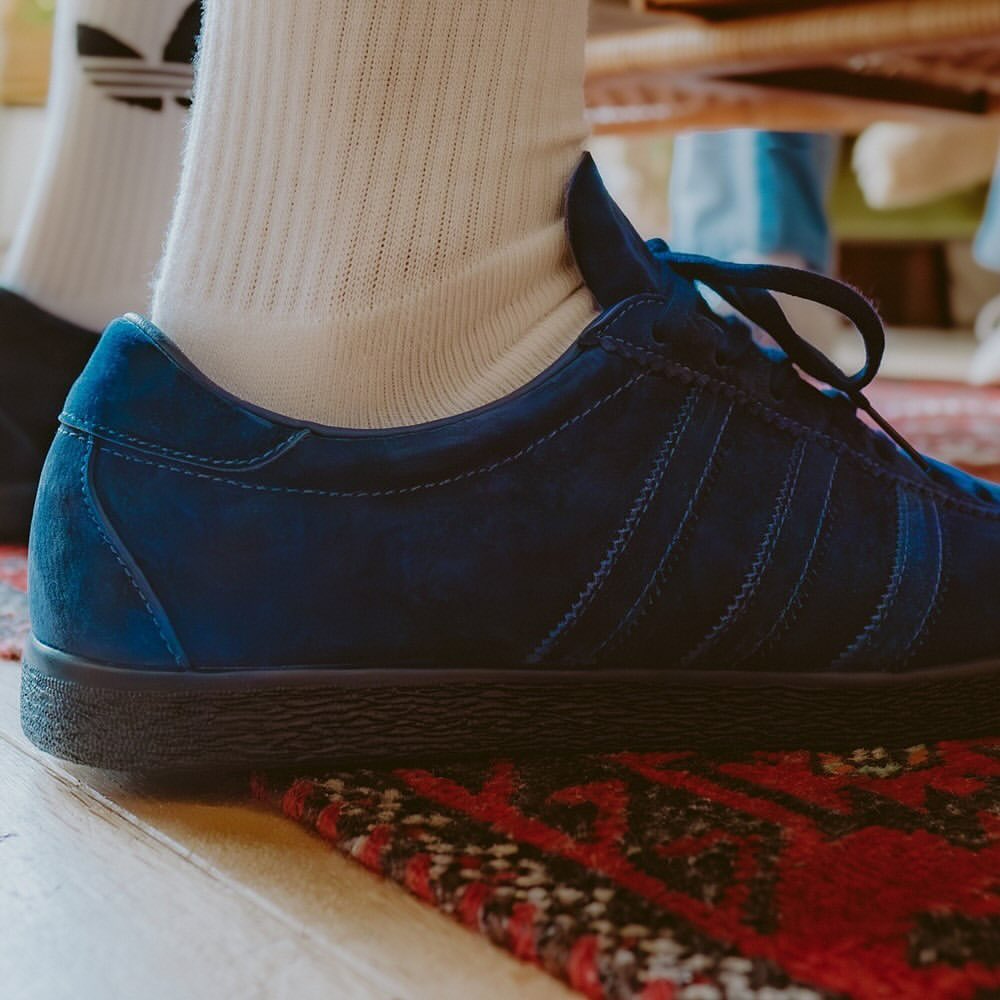 【2024年 9/20 発売】日本企画 adidas Originals TOBACCO “Off White/Night Indigo” (アディダス オリジナルス タバコ “オフホワイト/ナイトインディゴ”) [JR2742/JR2743]