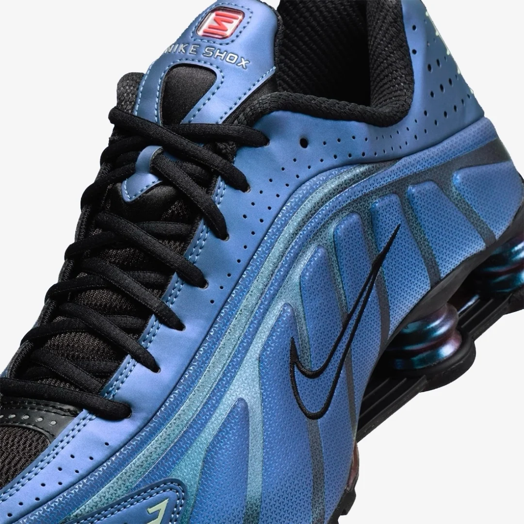 【2024年 10月 発売予定】NIKE SHOX R4 “Iridescent Blue” (ナイキ ショックス “イリディセントブルー”) [HQ3446-001]