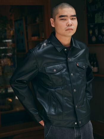 リーバイスから伝統と革新を融合させた「JAPAN LIMITED LEATHER TRUCKER JACKET」が2024年 9/13 19:30~発売 (リーバイス)