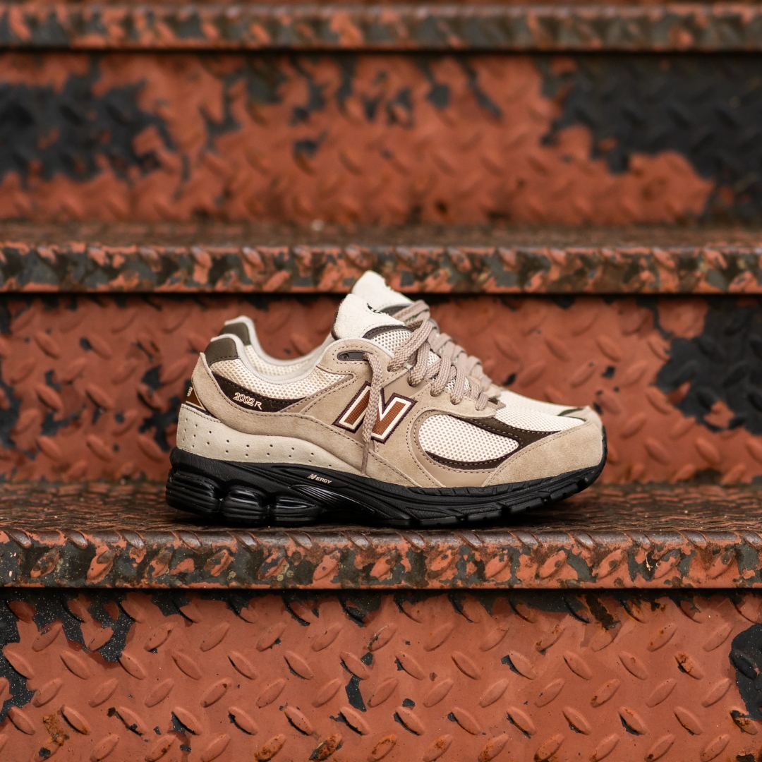 【2024年 発売】New Balance M2002 RZR “Cream/Kumquat” (ニューバランス) [M2002RZR]