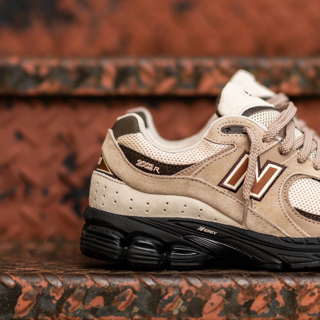 【2024年 発売】New Balance M2002 RZR “Cream/Kumquat” (ニューバランス) [M2002RZR]