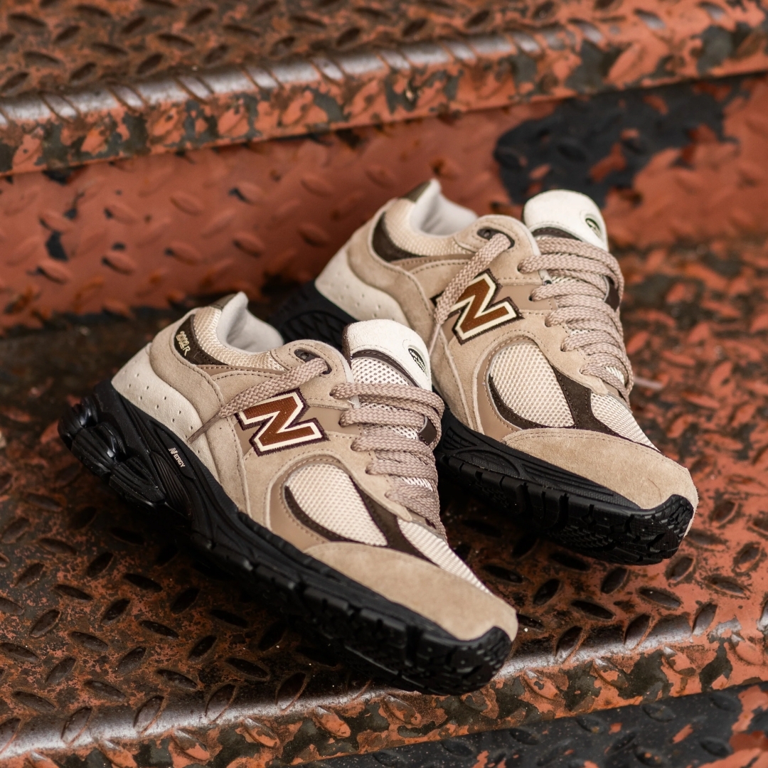 【2024年 発売】New Balance M2002 RZR “Cream/Kumquat” (ニューバランス) [M2002RZR]