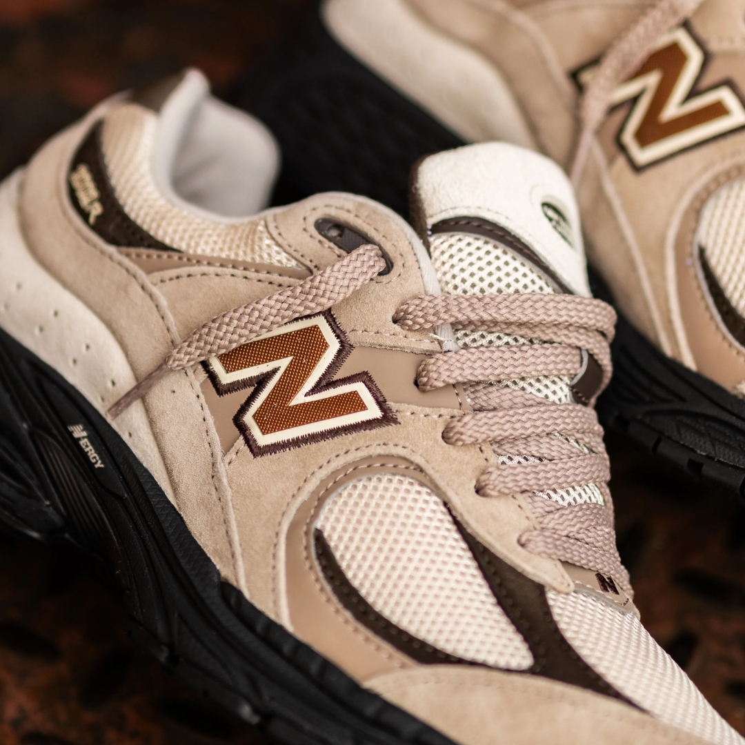 【2024年 発売】New Balance M2002 RZR “Cream/Kumquat” (ニューバランス) [M2002RZR]