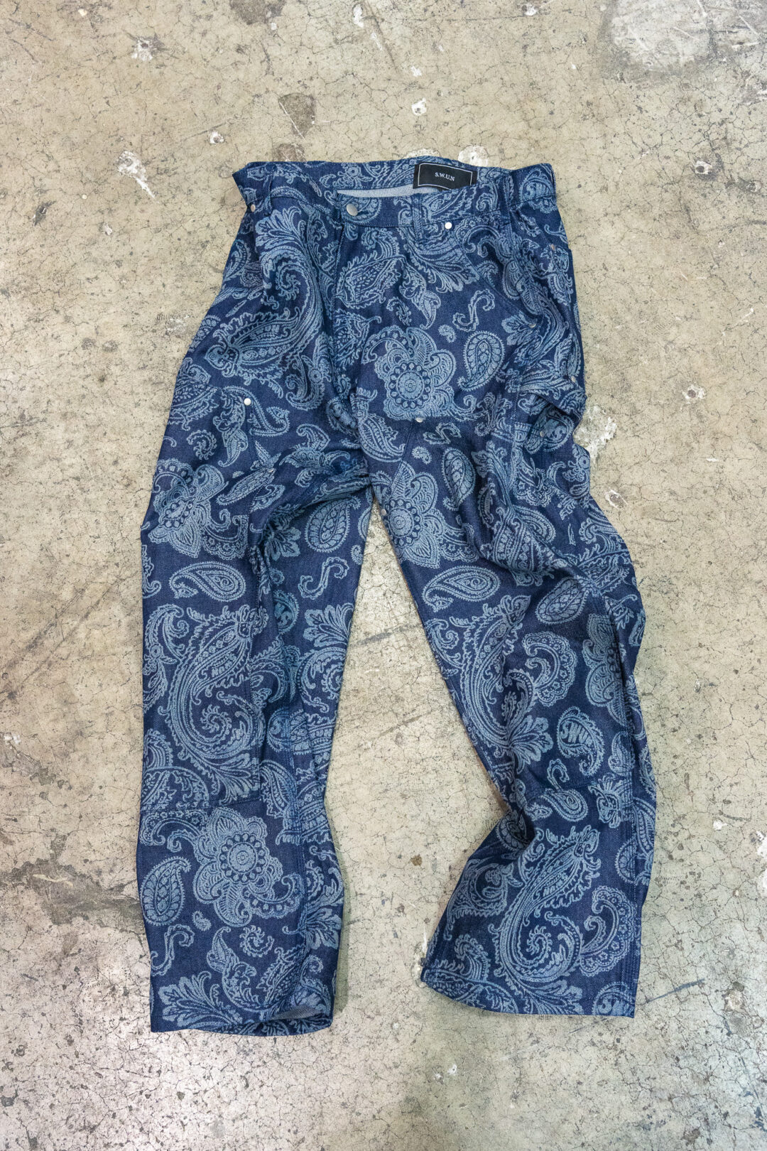 【抽選販売】S.W.U.N “Double Knee Paisley Denim Pants” (エスダブルユーエヌ “ダブルニー ペイズリー デニムパンツ”)