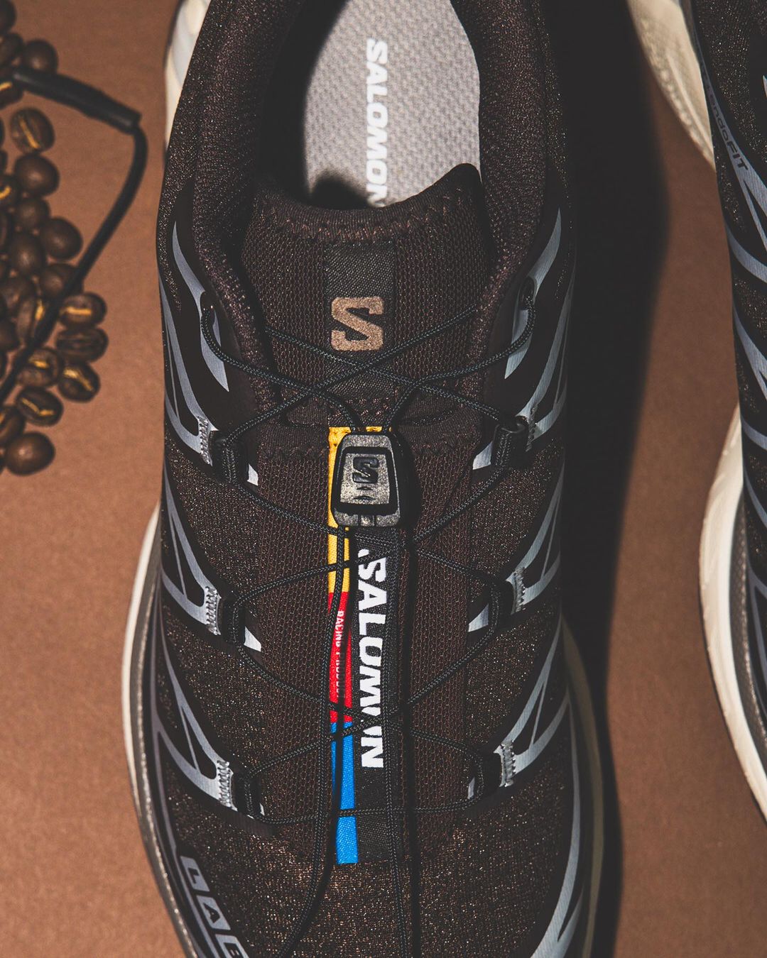 【2024年 10/4 発売】BEAMS EXCLUSIVE x SALOMON XT-6 “Black Coffee” (サロモン ビームス 限定カラー) [L47690400]