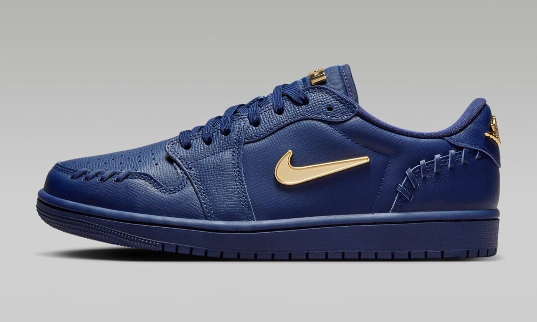 【2024年 10/7 発売】NIKE WMNS AIR JORDAN 1 LOW METHOD OF MAKE “Midnight Navy/Metallic Gold” (ナイキ ウィメンズ エア ジョーダン 1 ロー MM “メソッドオブメイク/ミッドナイトネイビー/メタリックゴールド”) [FN5032-400]