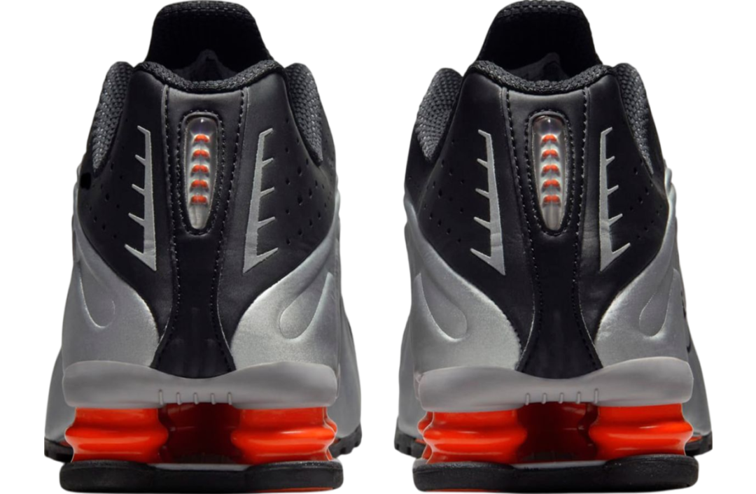 【2025年 発売予定】NIKE SHOX R4 “Metallic Silver/Red” (ナイキ ショックス “メタリックシルバー/レッド”) [HQ1988-002]