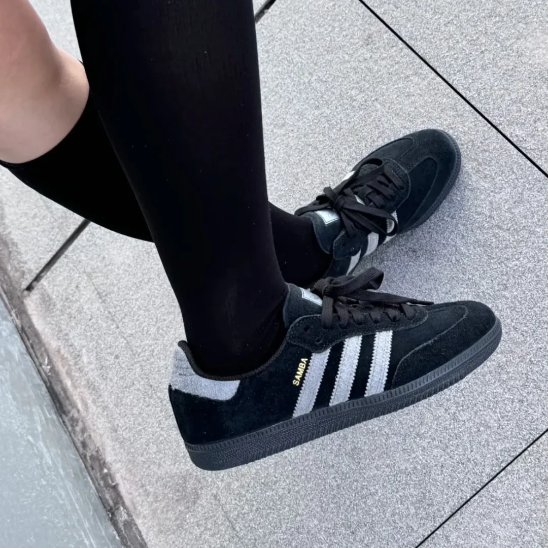 【2024年 10/3 発売】adidas Originals SAMBA ADV “Core Black/Grey Four/Gold Metallic” (アディダス オリジナルス サンバ “ブラック/グレー/ゴールド”) [IH3348]