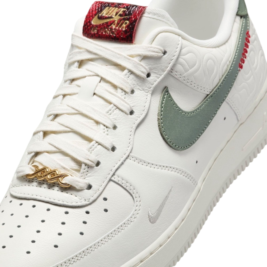 【2025年 3月 発売予定】NIKE AIR FORCE 1 LOW “Year Of The Snake/CHINESE NEW YEAR/CNY″ (ナイキ エア フォース 1 ロー “イヤー・オブ・ザ・スネーク/チャイニーズ ニューイヤー″) [HV5979-130]