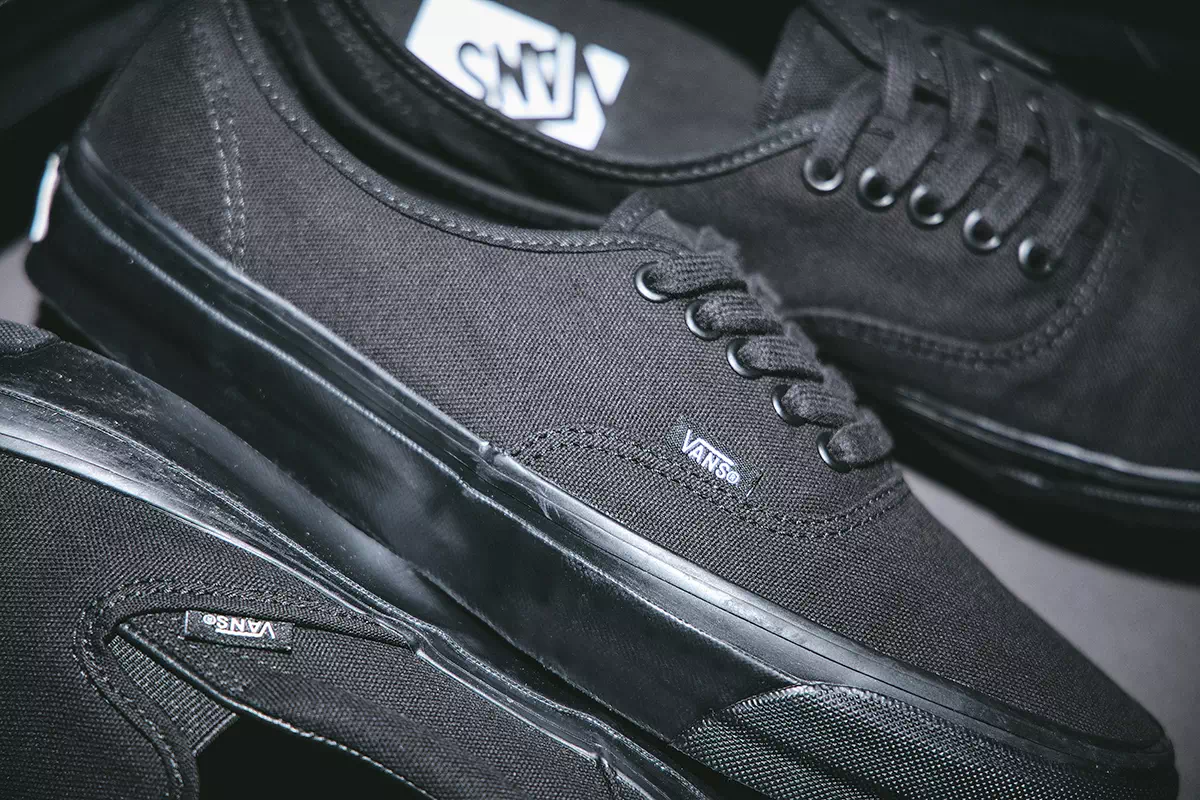 【2024年 10/15 発売】”Triple Black”カラーで構成されたVANS BLACK COLLECTION (バンズ ブラック コレクション)