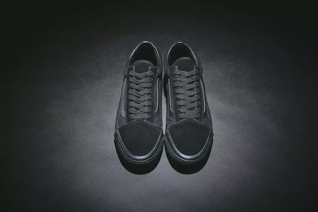 【2024年 10/15 発売】”Triple Black”カラーで構成されたVANS BLACK COLLECTION (バンズ ブラック コレクション)