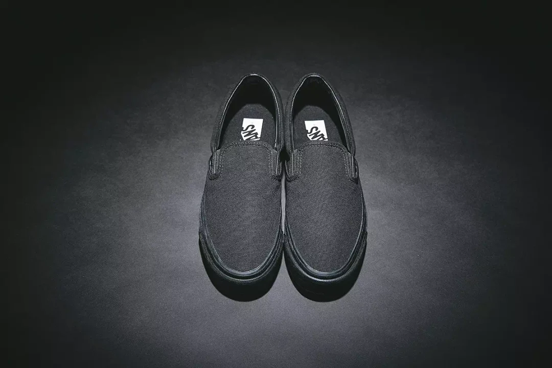 【2024年 10/15 発売】”Triple Black”カラーで構成されたVANS BLACK COLLECTION (バンズ ブラック コレクション)