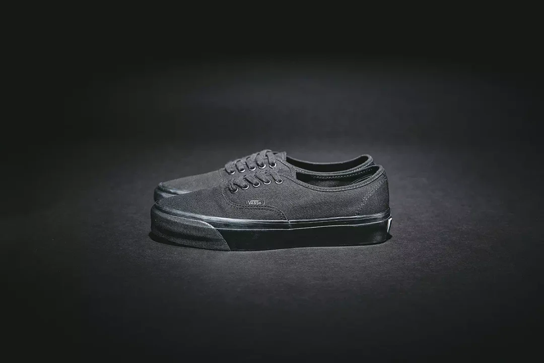 【2024年 10/15 発売】”Triple Black”カラーで構成されたVANS BLACK COLLECTION (バンズ ブラック コレクション)