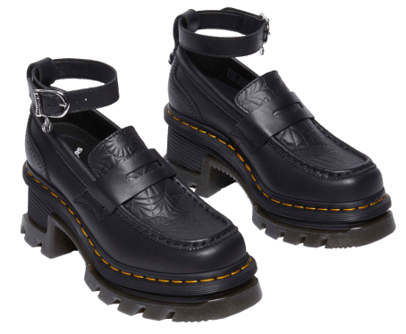 Dr. Martens × Netflixのドラマ「WEDNESDAY/ウェンズデー」コラボレーションが発売 (ドクターマーチン ネットフリックス)