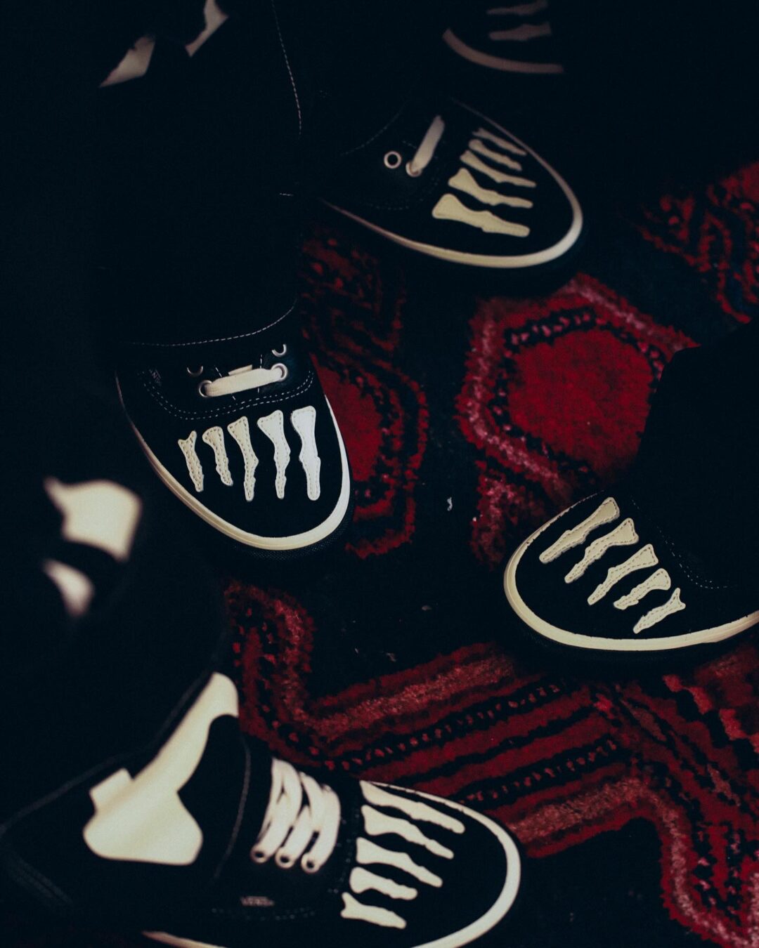 【2024年 10/18 発売】Mark SBTG × VANS AUTHENTIC “BLACK/MARS” (マーク・サボタージュ バンズ オーセンティック) [VN000BW5BPR]