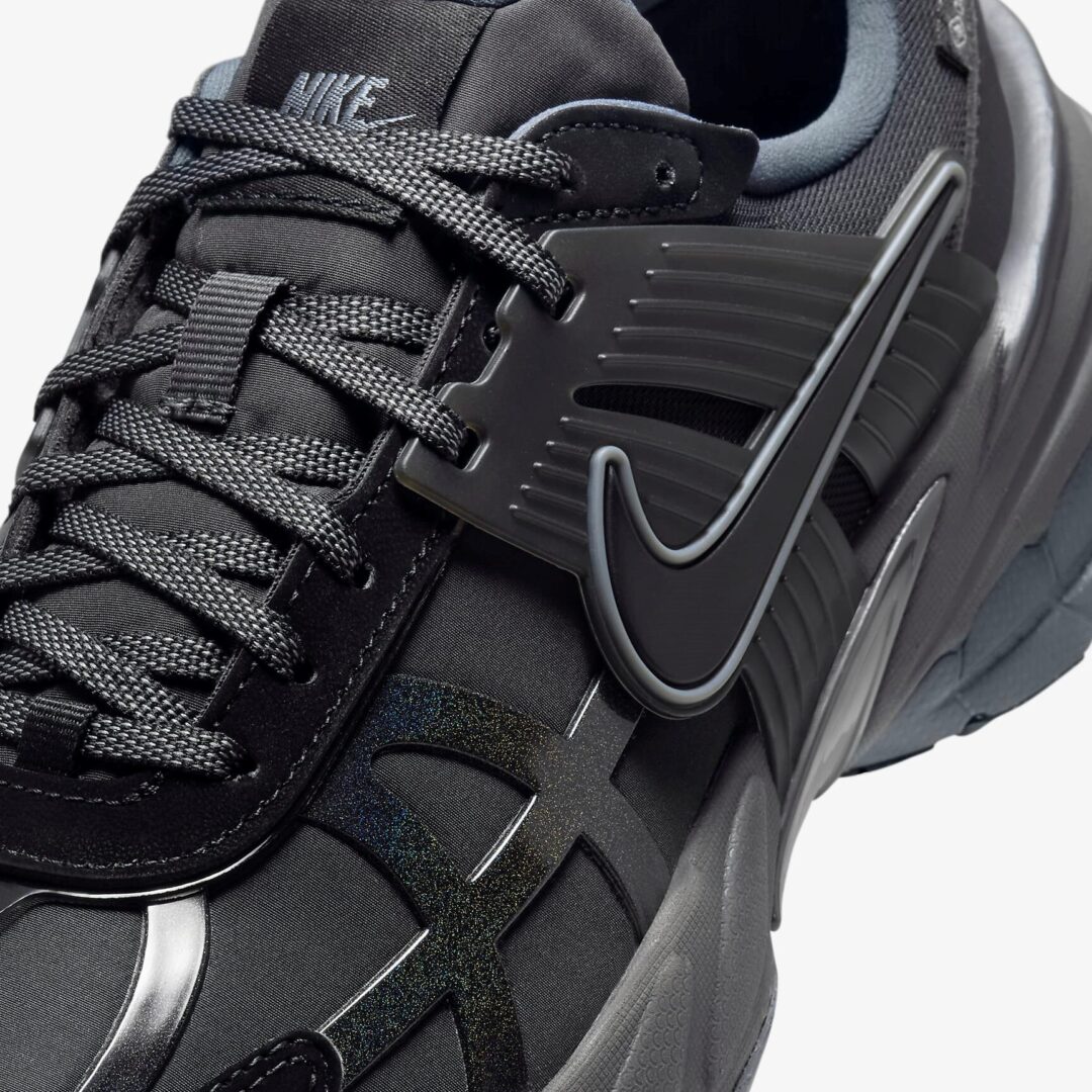 【2024年 10/8 発売】NIKE V2K RUN GORE-TEX “Black/Iron Grey” (ナイキ ヴィツーケー ゴアテックス “ブラック/アイアングレー”) [FZ2622-001]