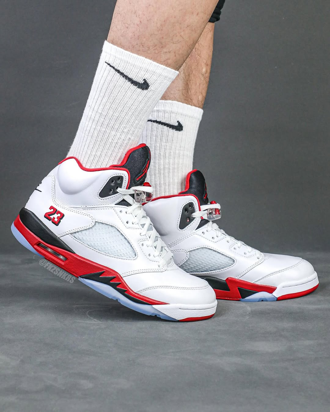 【2025年 9/13 発売予定】NIKE AIR JORDAN 5 “Fire Red/Black Tongue” (ナイキ エア ジョーダン 5 “ファイヤーレッド/ブラックタン”) [HQ7978-101]