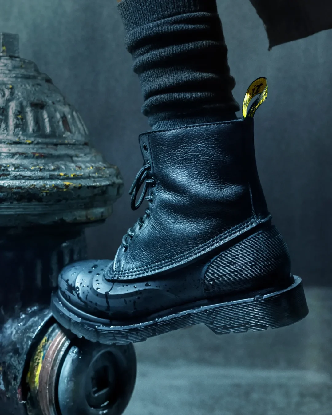 Dr. Martens からオリジンの系譜、機能の進化を纏った「1460 SUB BOOTS」が発売 (ドクターマーチン)