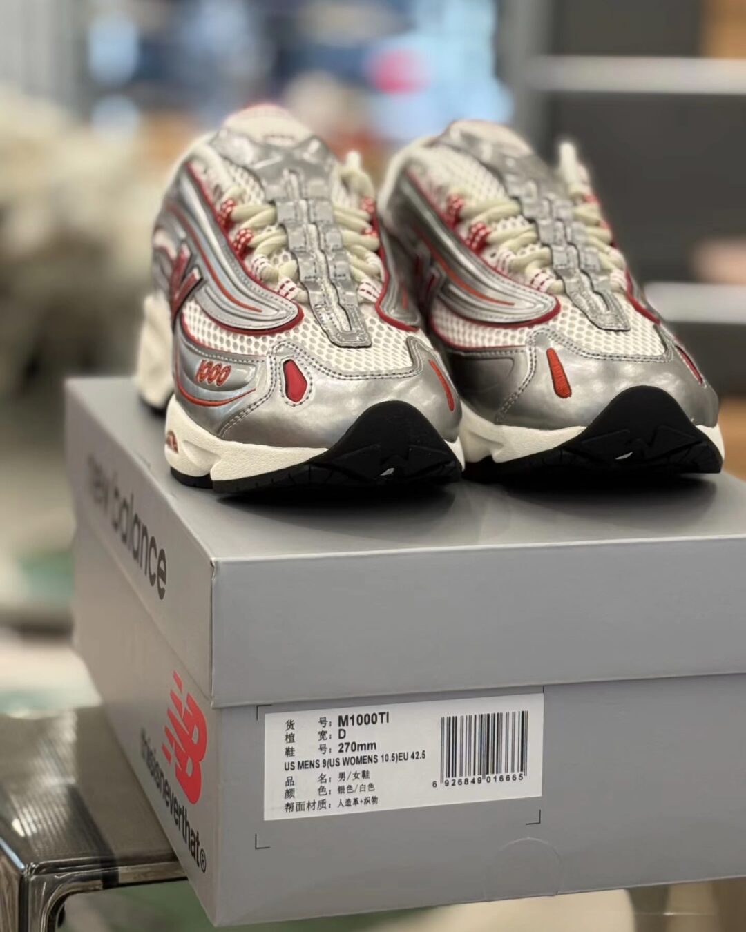 【2024年 発売】 thisisneverthat × New Balance M1000 TI “Silver/Red” (ニューバランス) [M1000TI]