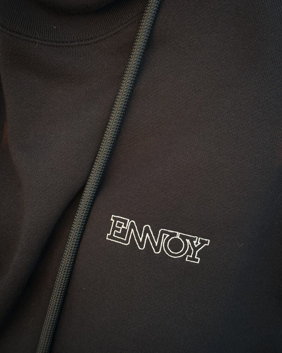 ENNOY “ELECTRIC LOGO TURTLENECK AND SWEATPANTS SET”が2024年 11/22 12:00~抽選販売 (エンノイ タートルネック スウェットパンツ)