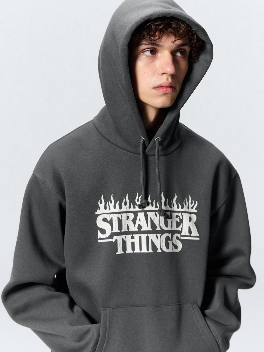 GU × ストレンジャー・シングス 最新コラボが2024年 11/29 発売 (ジーユー Stranger Things)