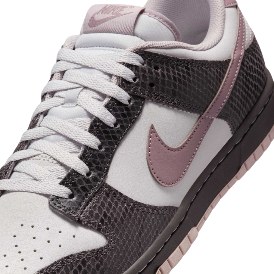 【2025年 発売予定】NIKE DUNK LOW SE “Snakeskin/Medium Ash” (ナイキ ダンク ロー “スネークスキン/ミディアムアッシュ”) [HV6932-299]