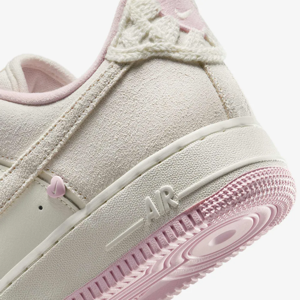 【2025年 2月 発売予定】NIKE W AIR FORCE 1 LOW “Valentine 2025/Sail/Pink Foam” (ナイキ エア フォース 1 ロー “バレンタイン/セイル/ピンクフォーム”) [HV5992-111]