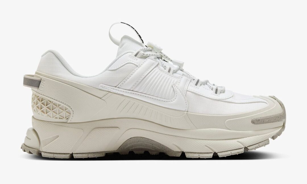 【2024年 発売】NIKE ZOOM VOMERO ROAM “Summit White/Light Bone” (ナイキ ズーム ボメロ ローム “サミットホワイト/ライトボーン”) [HV5951-100]